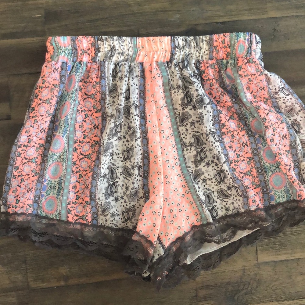 Cute patterned shorts!